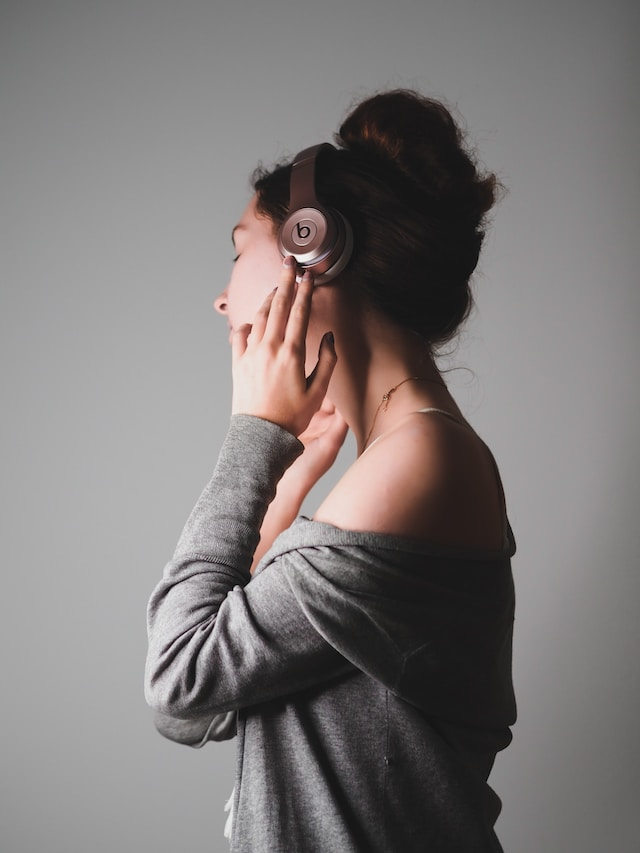 Listening to music might help you slow down. Spend time listening to music to relax your mind.