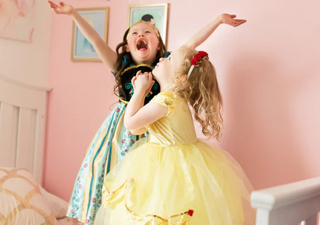 sprookjesjurken prinsessenjurken shop online disney sprookjesprinsessen Frozenjurk Anna Bellejurk geel