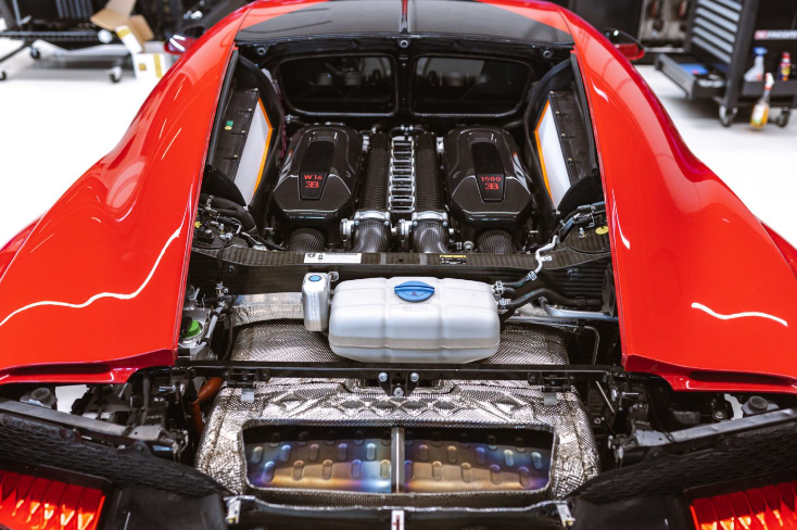 Bugatti Chiron Pur Sport 8.0 L quad-turbocharged W16 engine