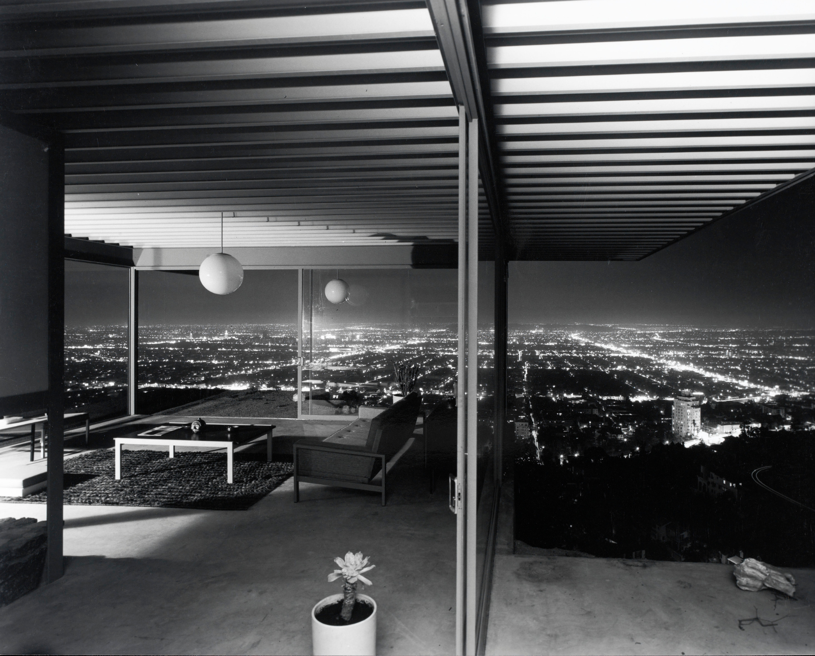 A photograph of the Stahl House and view at night.