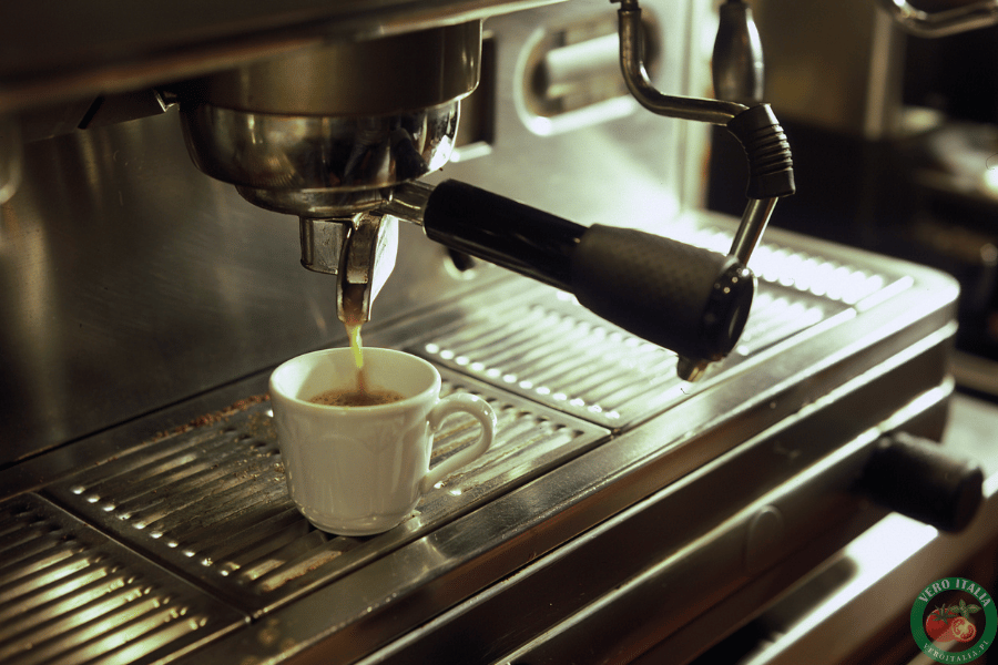 espresso z włoskiego ekspresu do kawy