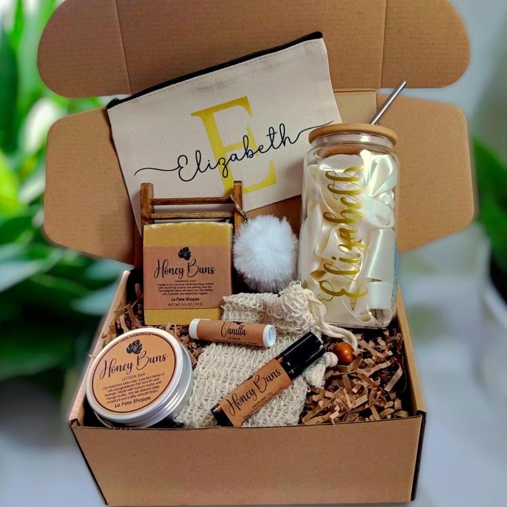 Personalized spa gift set. Pinterest @LaFereShoppe