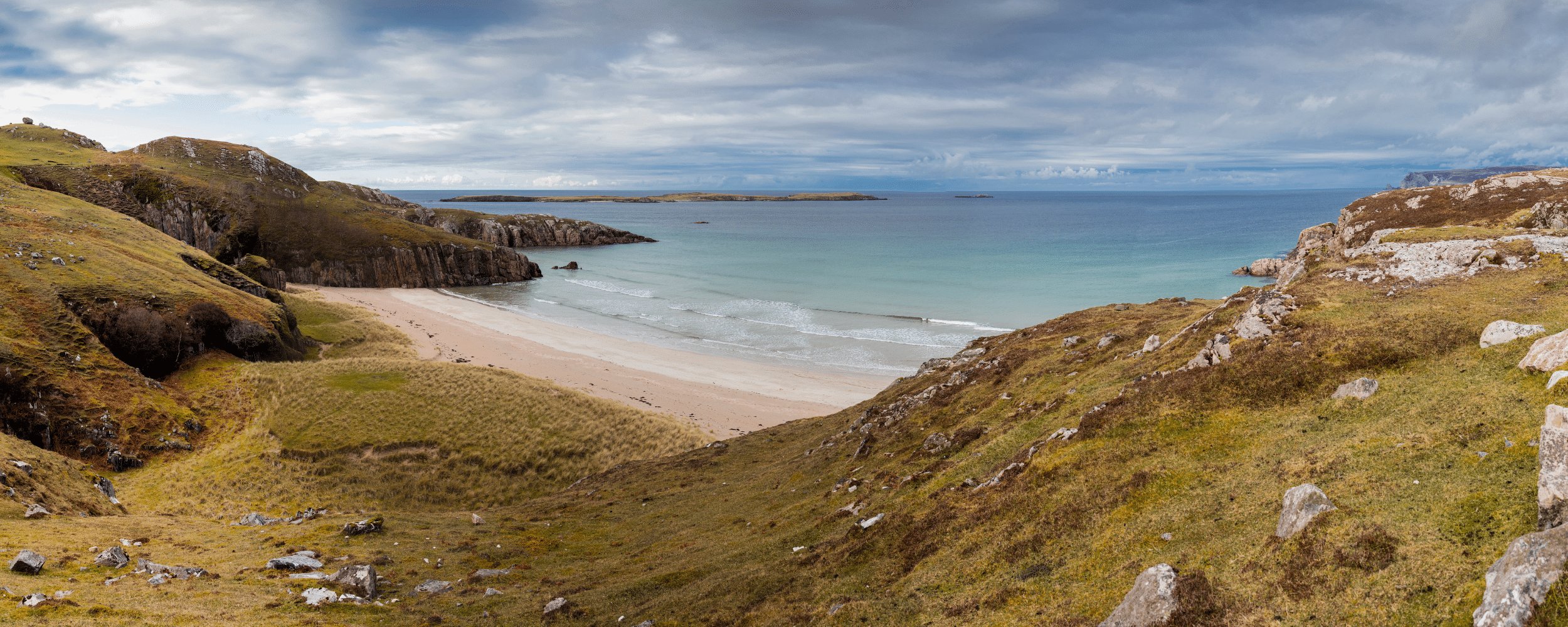 dramatic cliffs at balnakeil beach