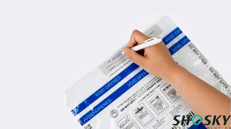 Security bag sgowing custom tracking details