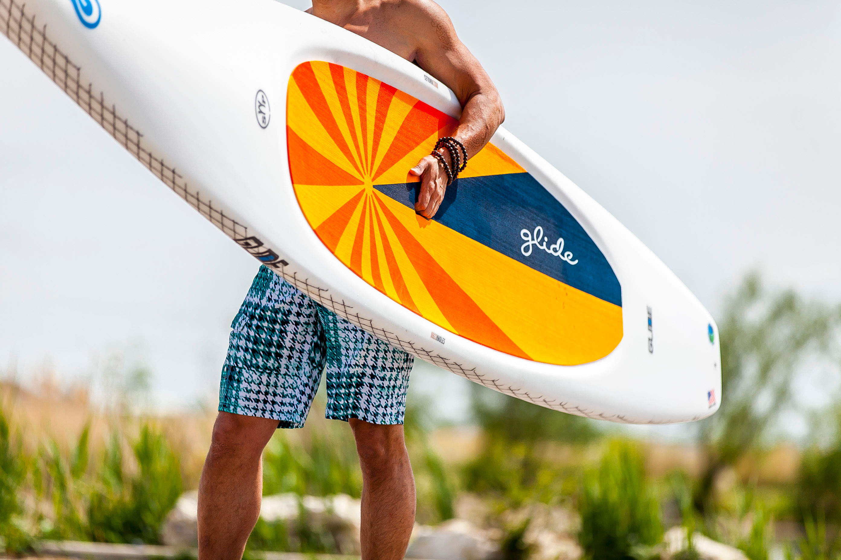 paddle boarders preparing for paddle board race