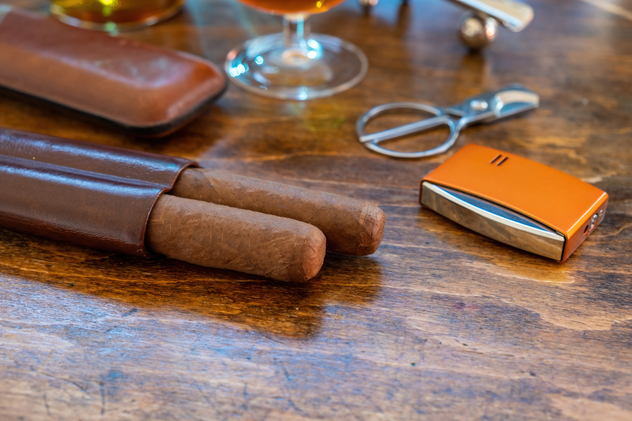 A sleek and durable cigar travel case, perfect for the golf course companion.