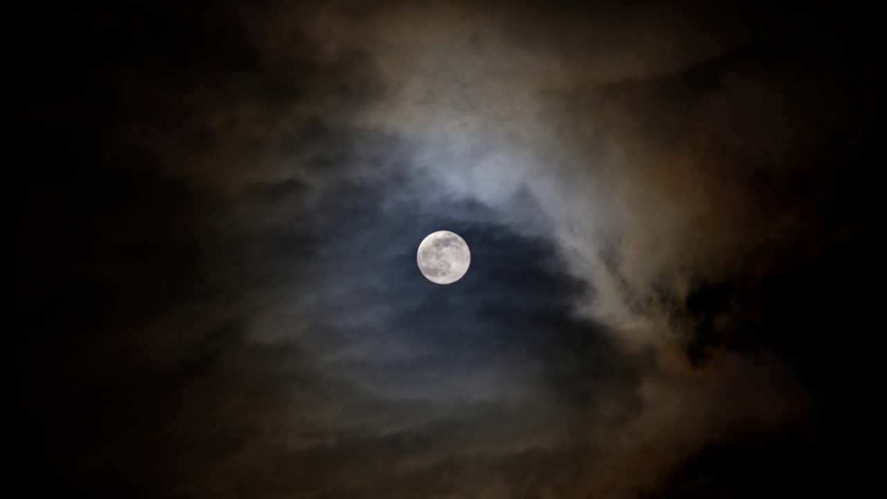 The moon and menstruation