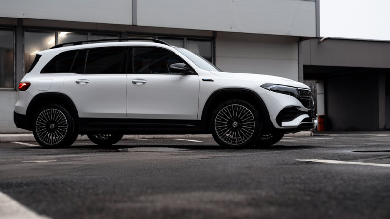 Tinting SUVS and sedan's offer protection from sun and U