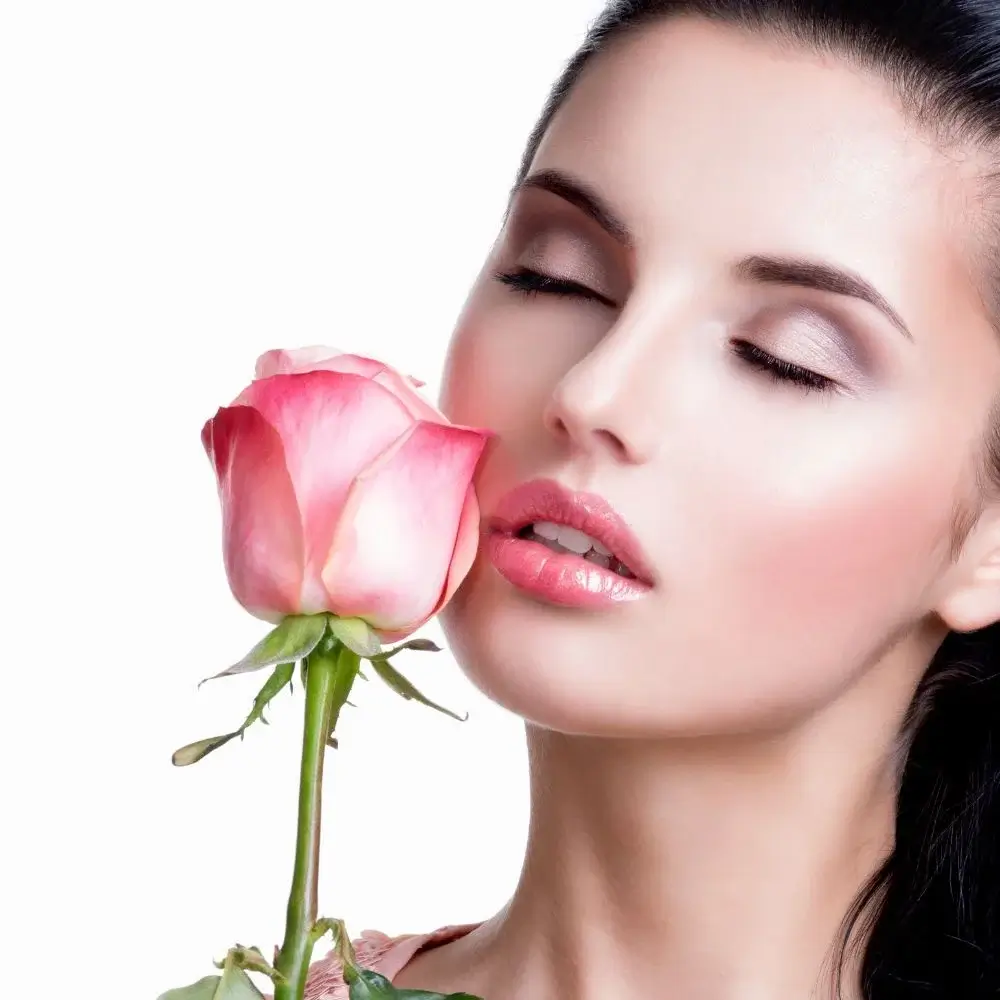 Blossoming Beauty: Discover the Best Rose Water for Face Refreshment