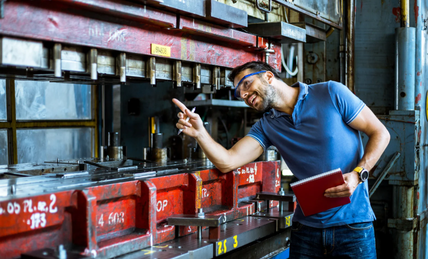 checking and repairing hydraulic equipment