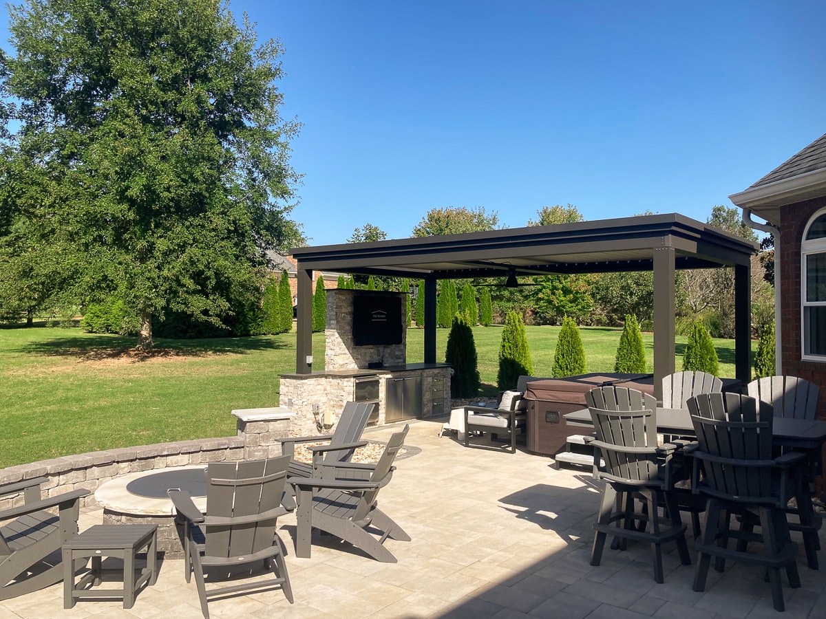 Choose solid columns and beams made out of extruded aluminum for your pergola project.