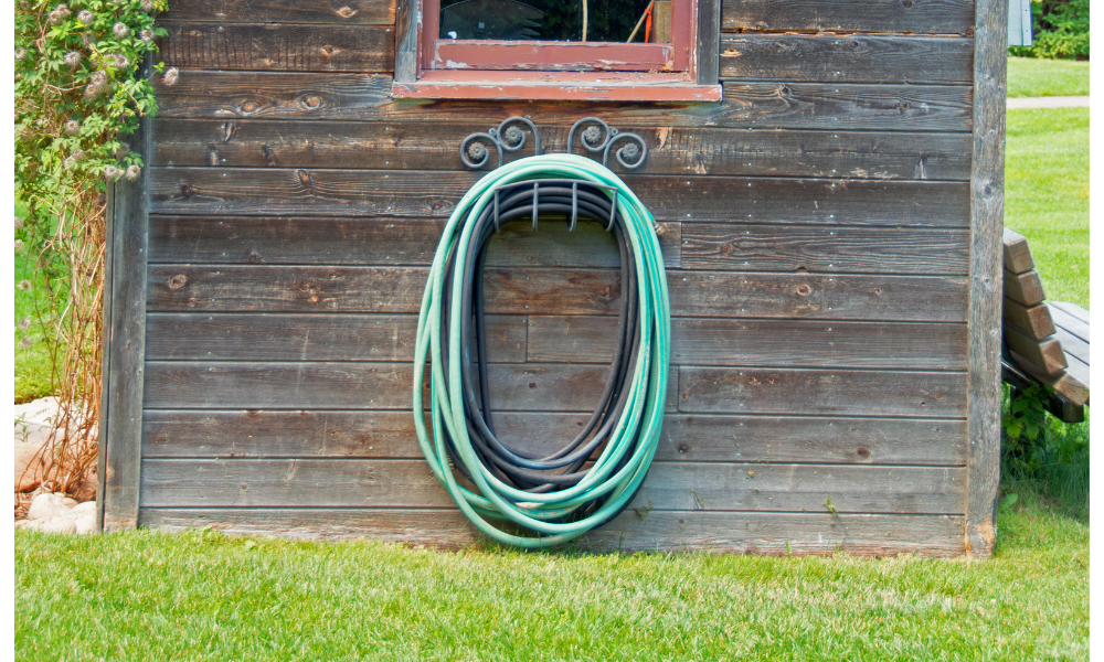 Store garden hose