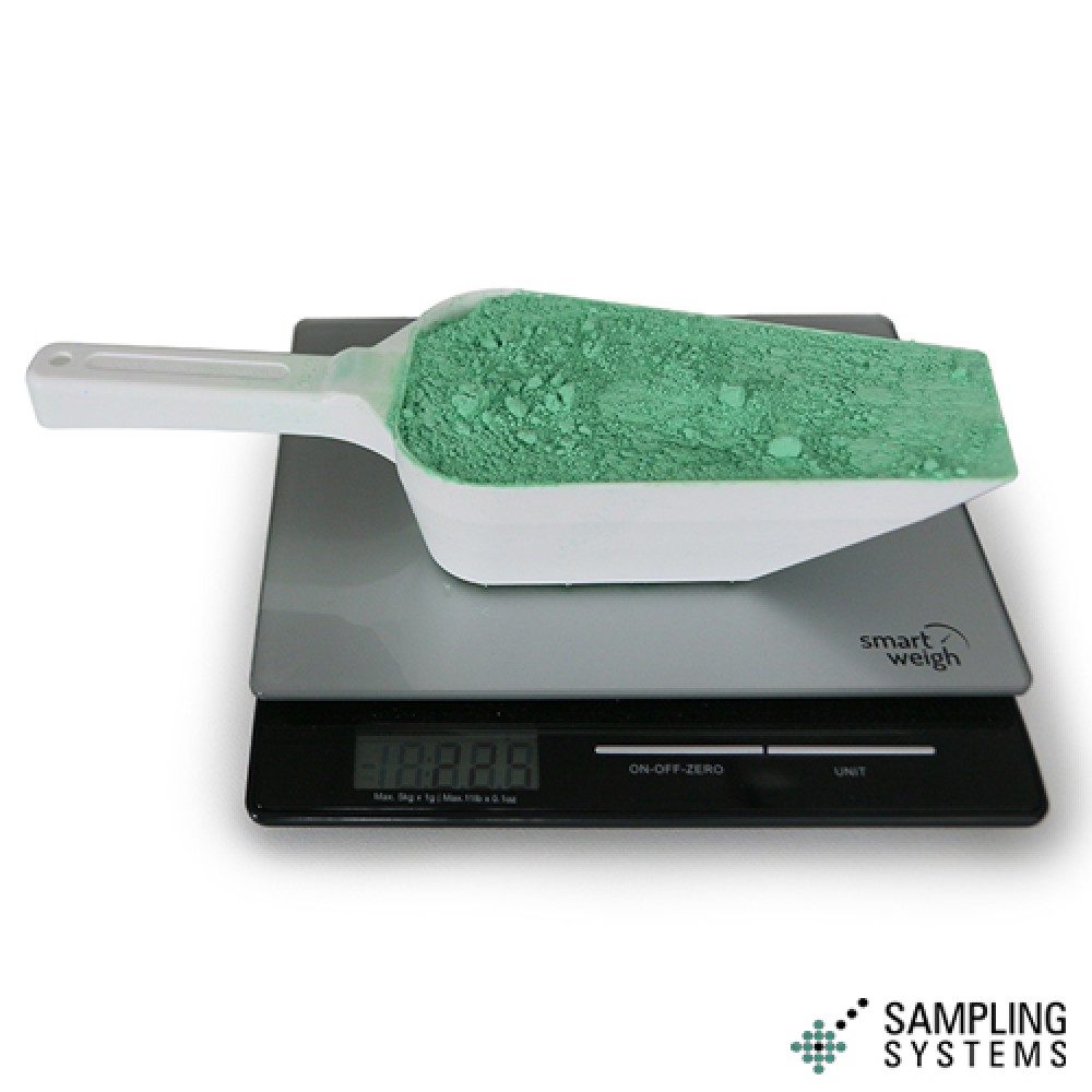 Comparison between single-use and reusable sample scoops