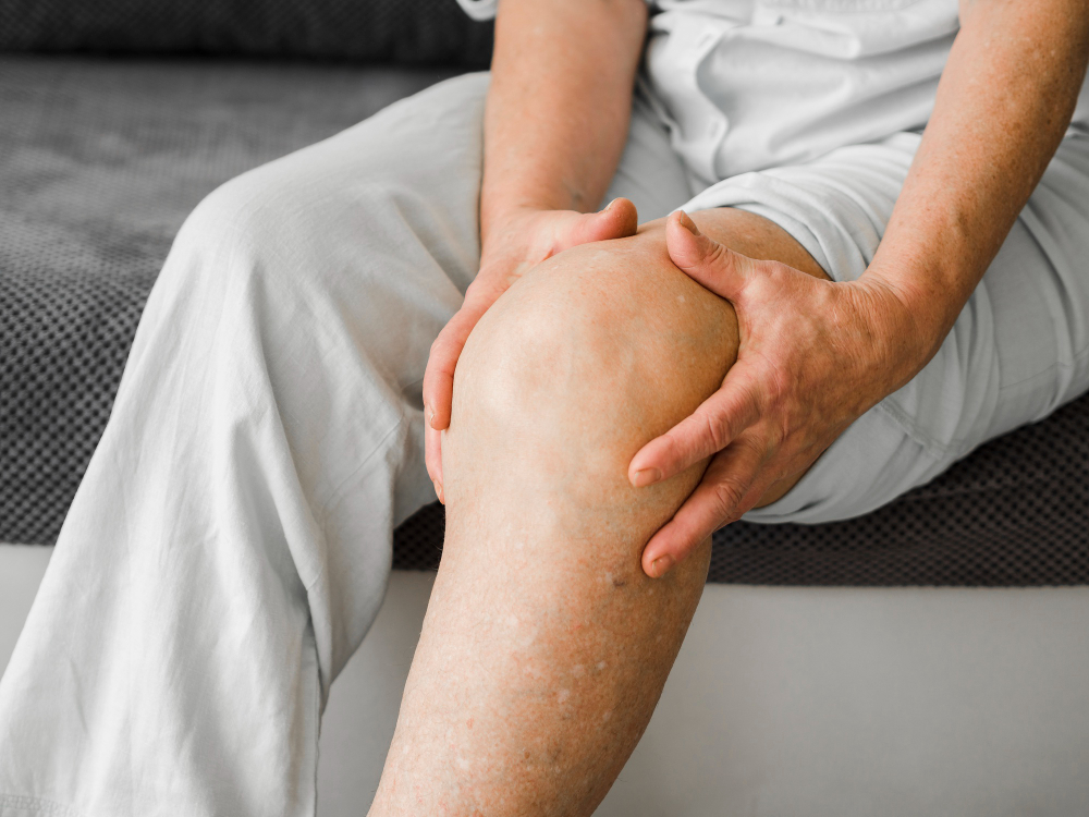 O colágeno é efetivo no tratamento da osteoporose. Fonte da imagem: freepik.