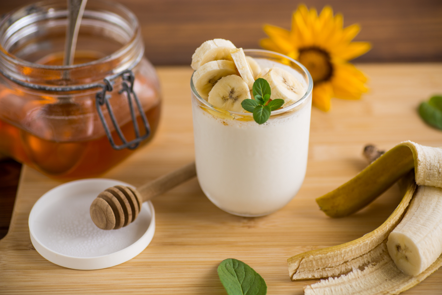 Yogurt with banana toppings.