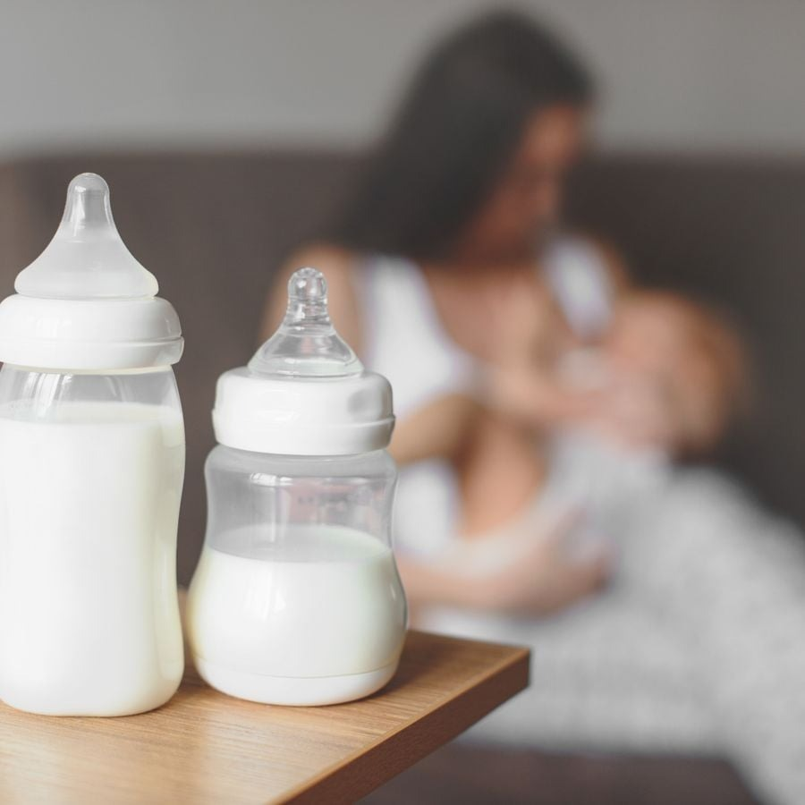 bottle feeding, bottle feed, baby's bottle
