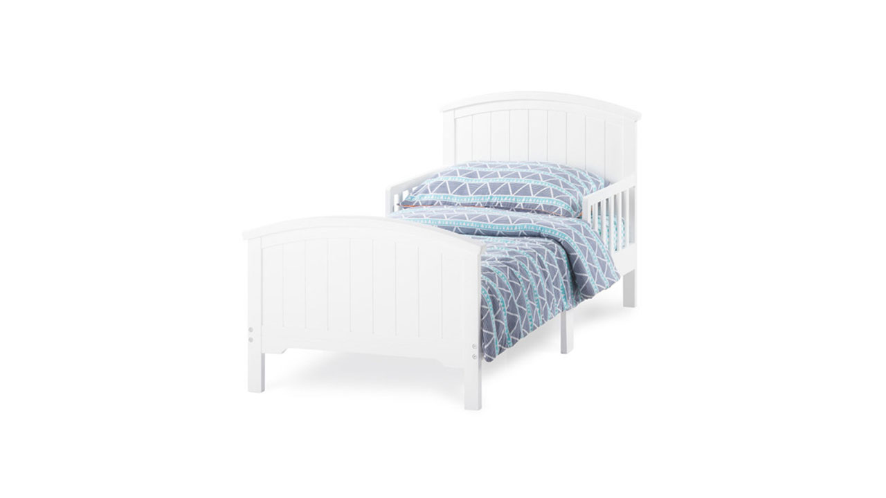 Child Craft Forever Eclectic Hampton Pine Toddler Bed