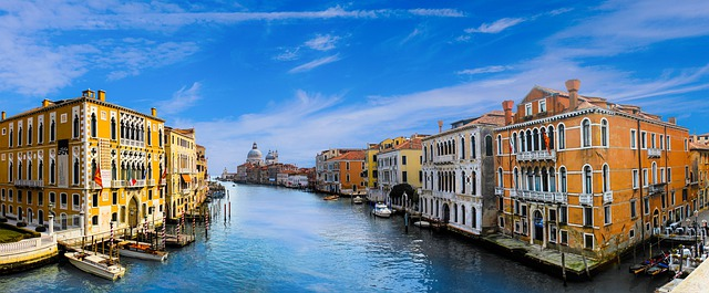 venice entrance ticket. In the pic: view of Canal grande (pixabay)