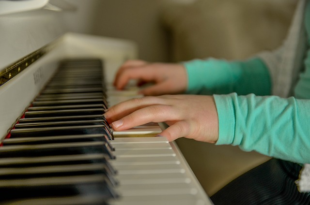 Classical music, play piano and read music