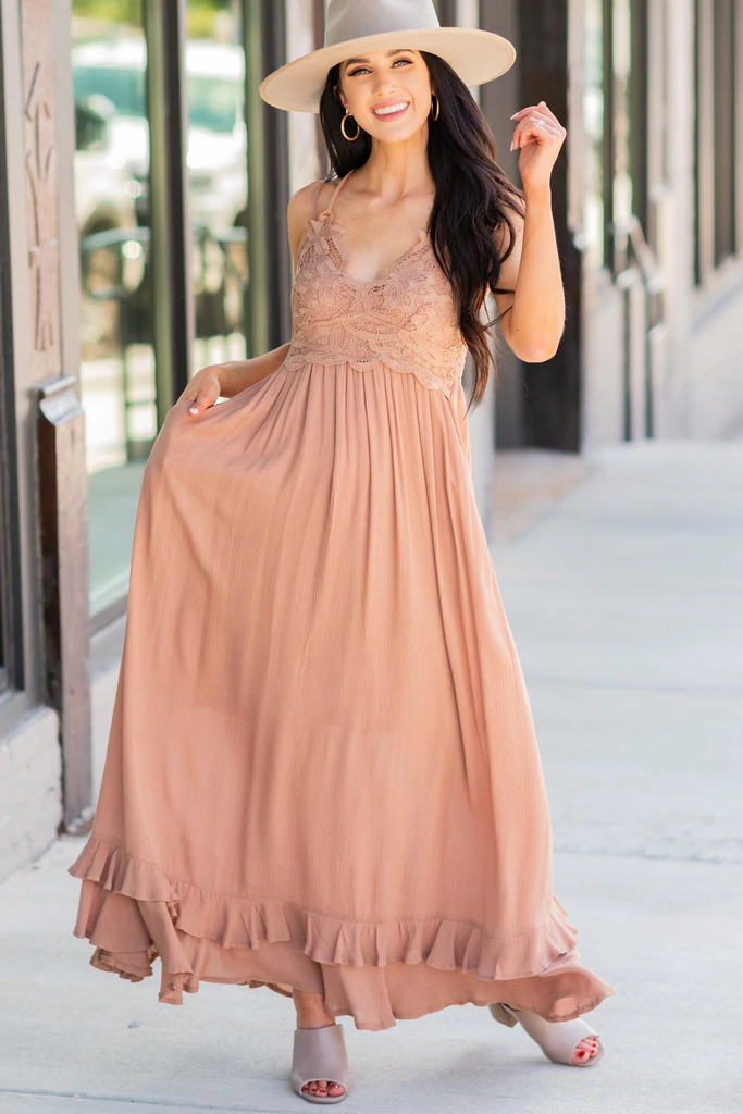 Clay Orange Crochet Maxi Dress paired with peep toe shoes