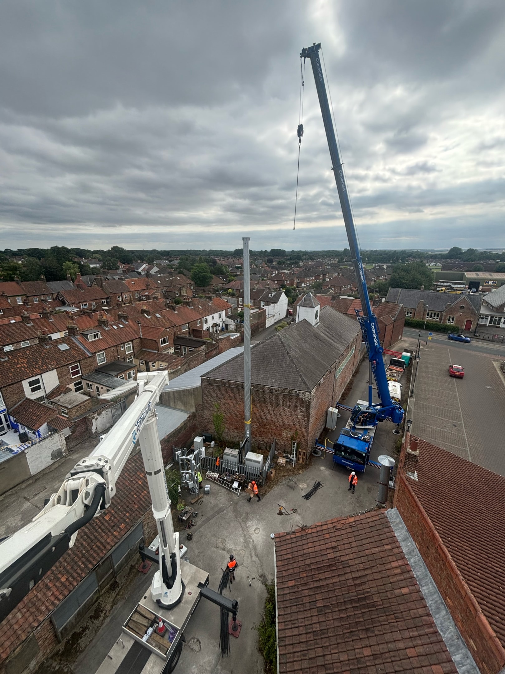 LIG provides mobile cranes, get your free crane hire quote today by speaking to our crane hire experts. 