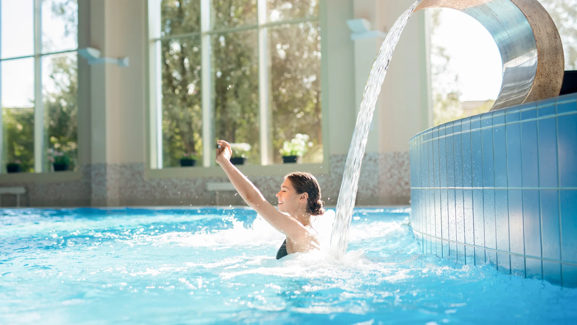 Basen w Natural Hotel