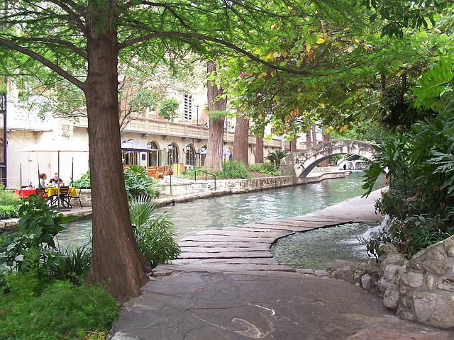 walk, pathway, san antonio, TX, downtown San Antonio, San Antonio river walk, San Antonio downtown area