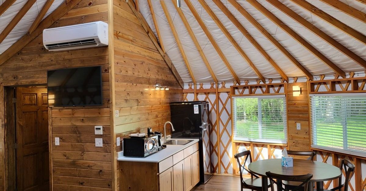 Yurt Interior Design: A Cozy Fusion of Simplicity and Style 33 40fbf9af 6e10 48f7 8f1d 65530a28e6e9