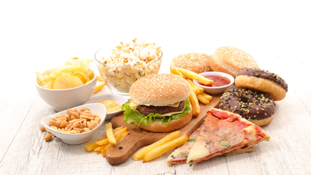 examples of junk food: burgers, pizza, donuts, popcorn; weight loss junk food.