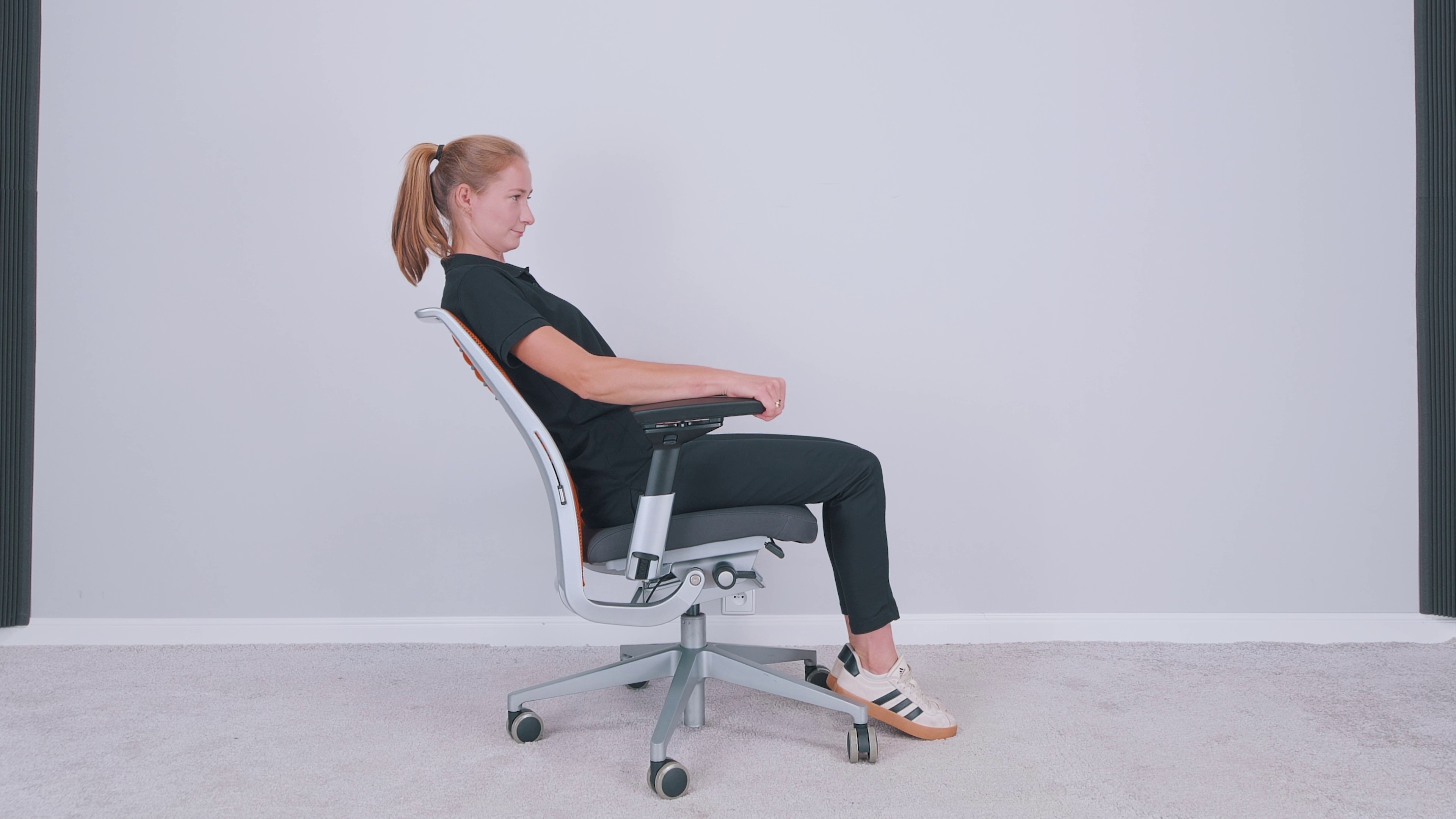 Steelcase Think V2 – niedoceniony fotel biurowy? Recenzja po serwisie kilkuset egzemplarzy 5 Odchylenie w Steelcase Think V2. Źródło: Brastech