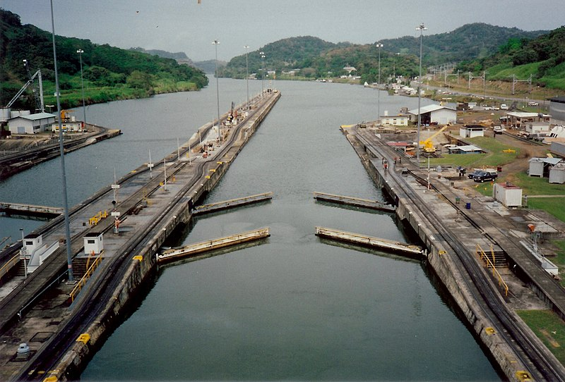 Punto de paso en mitad del Canal de Panamá. 