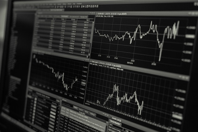 data on a monitor symbolizing how amazon sellers use amazon search engine optimization to get more sales