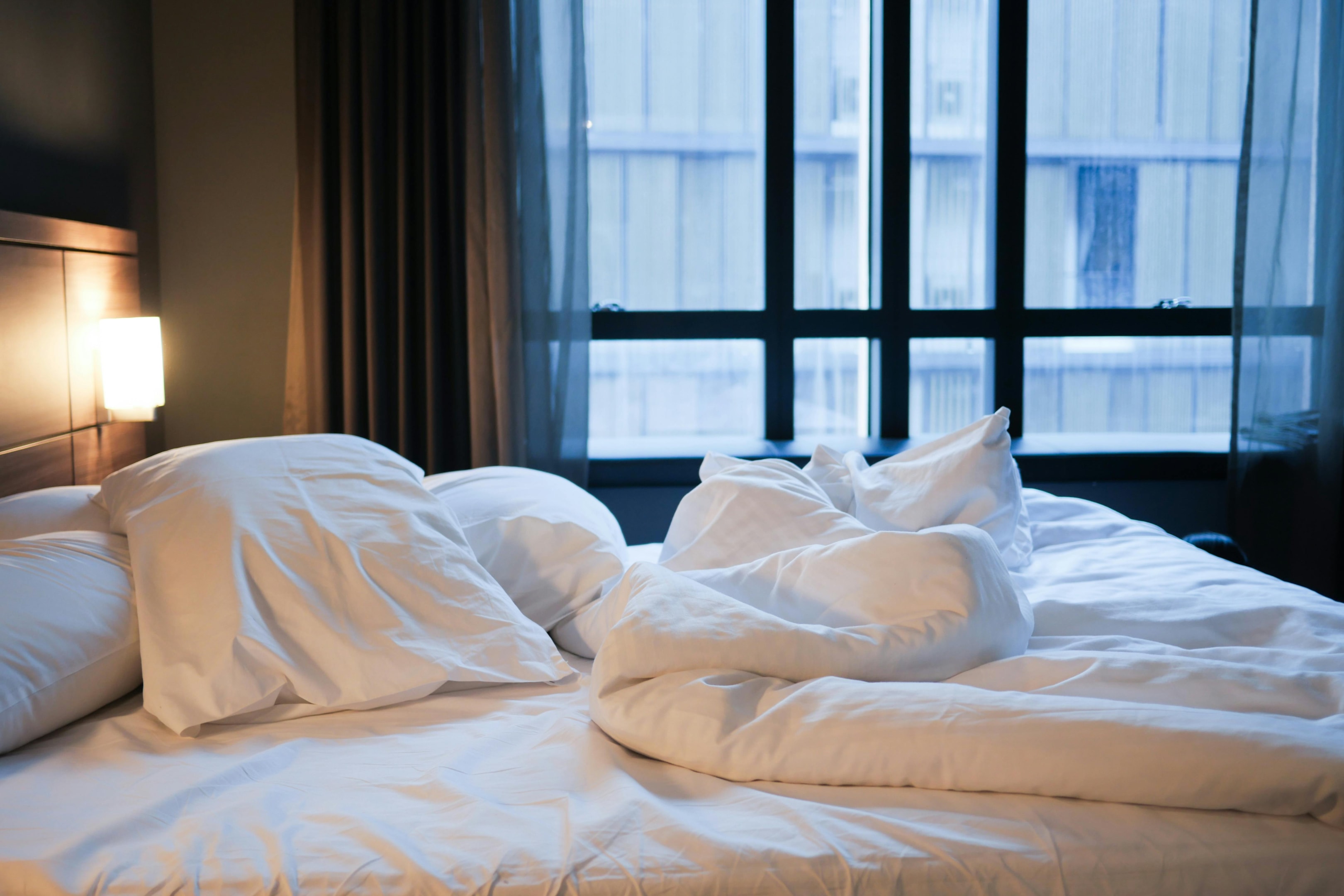 Here's a picture of a well lit room in one of the cool places to stay in lexington ky