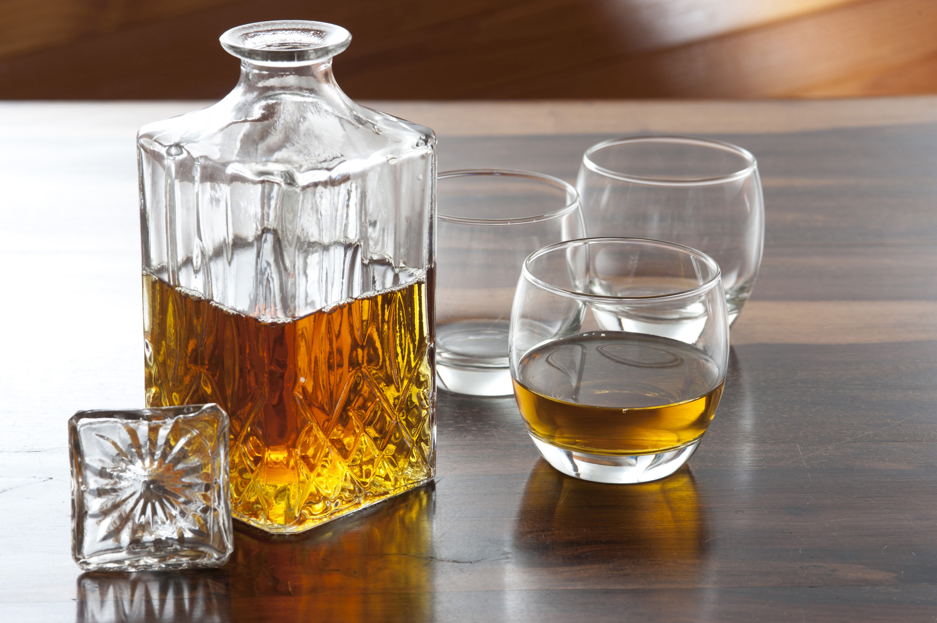Whiskey glasses with decanter
