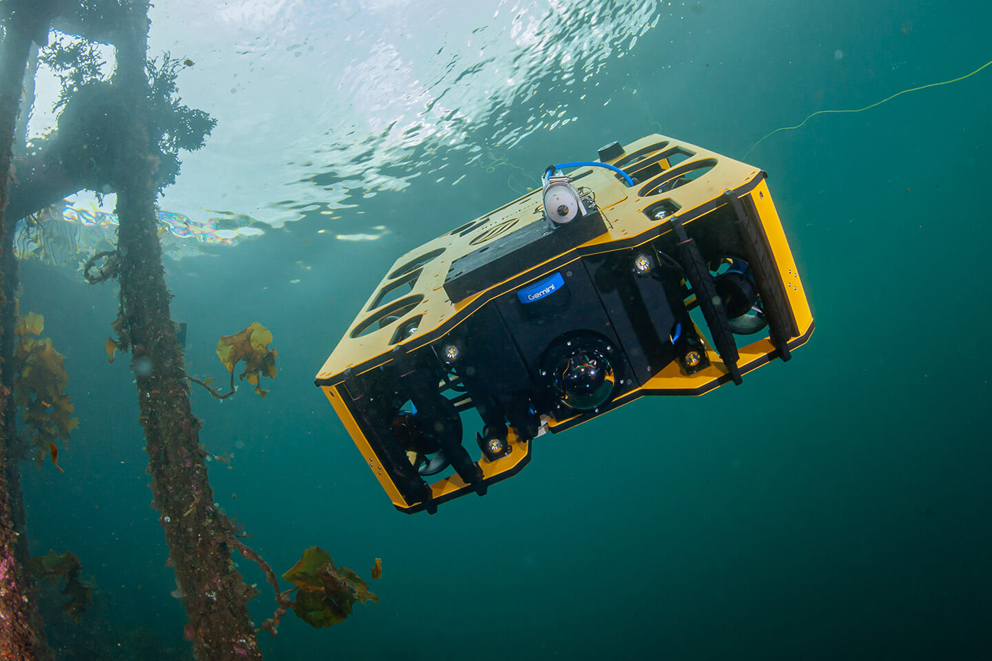 The Best Underwater Drones Explained And Reviewed - Lensiverse