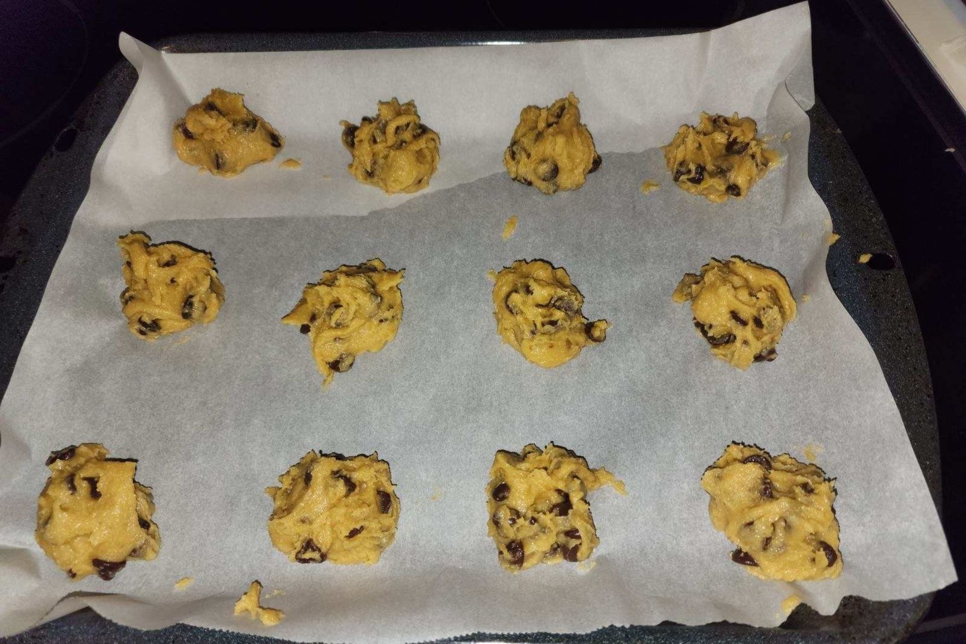 baking cookies in oven