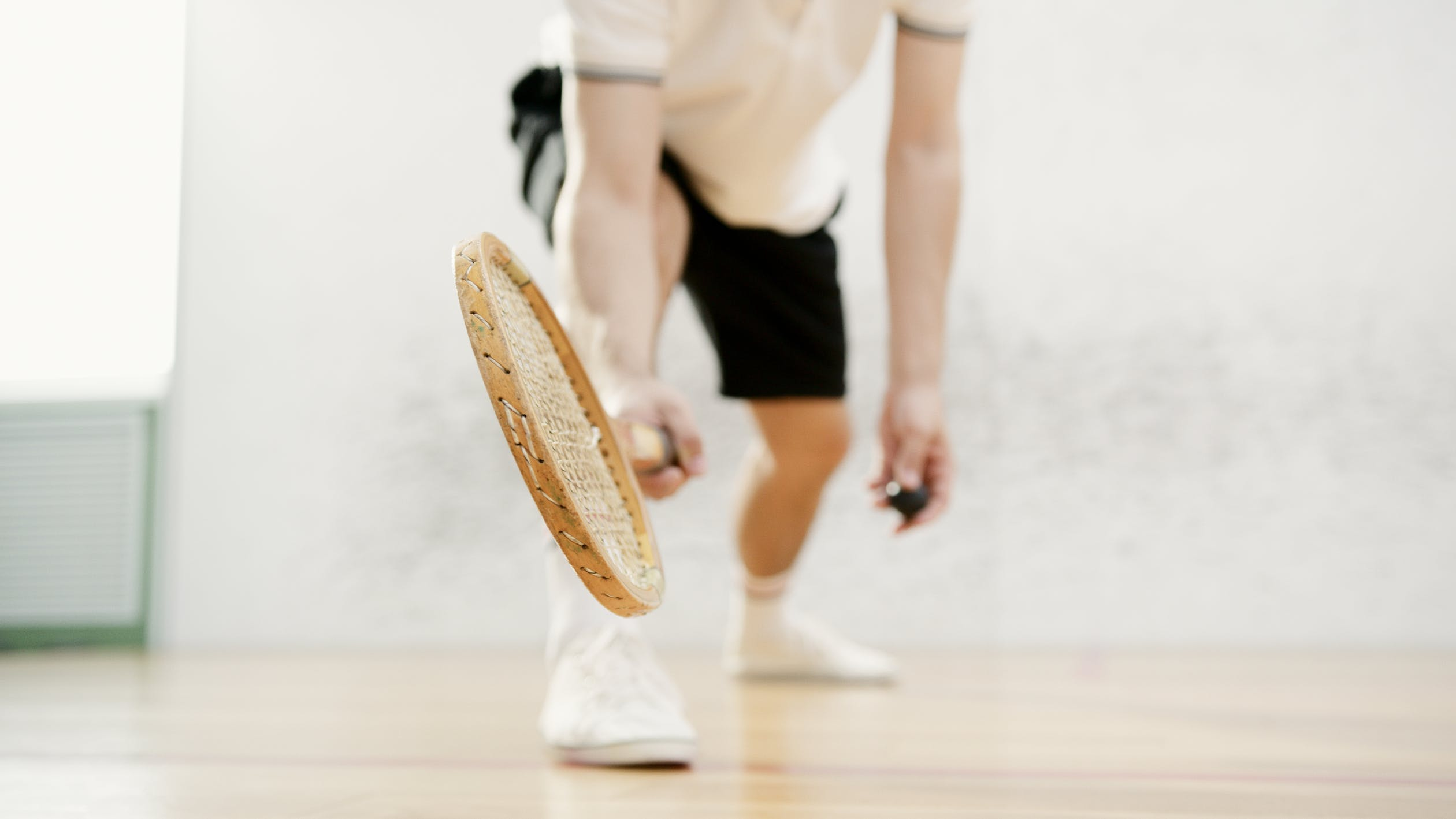 raquette de tennis en bois