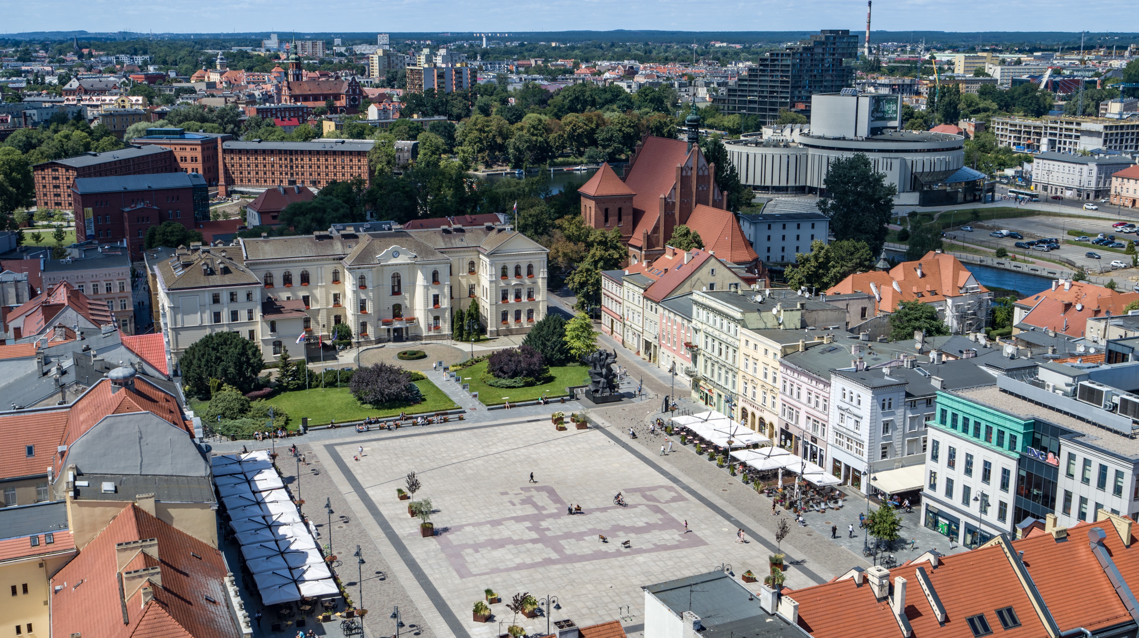 Stary Rynek w Bydgoszczy (źródło: https://commons.wikimedia.org/wiki/File:Stary_Rynek_w_Bydgoszczy.jpg)