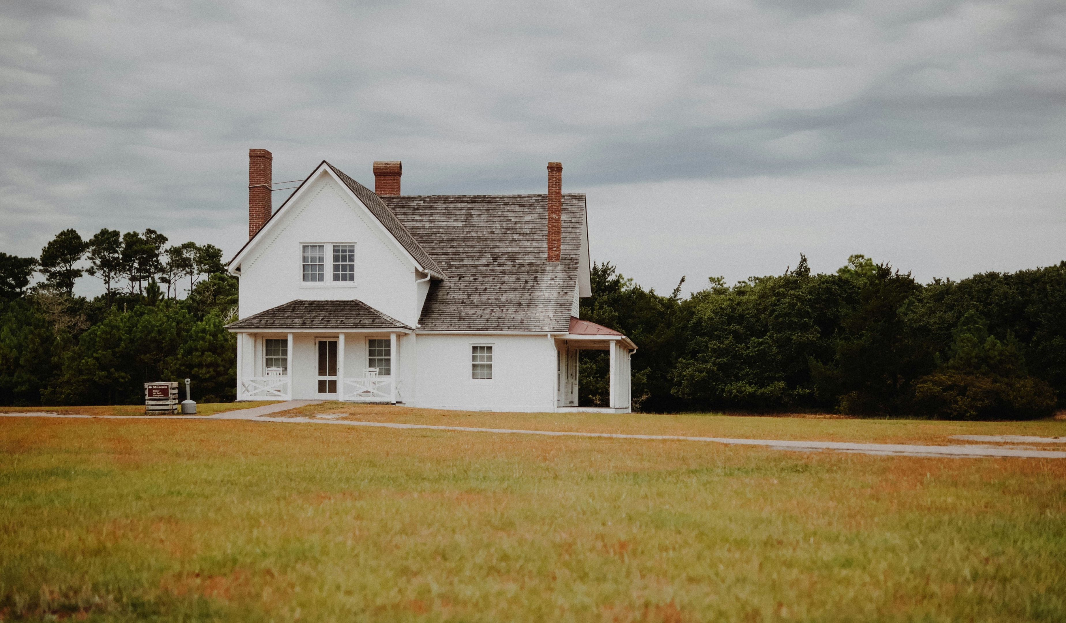 Single family house found by real estate investor through obituary lead.