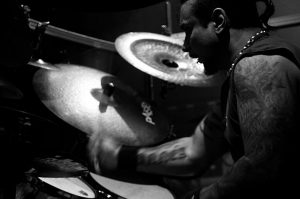 43ed198a e67c 45d9 bf57 415ac2d52dbe | Zero to Drum Hellhammer Mientras Toca La Batería
