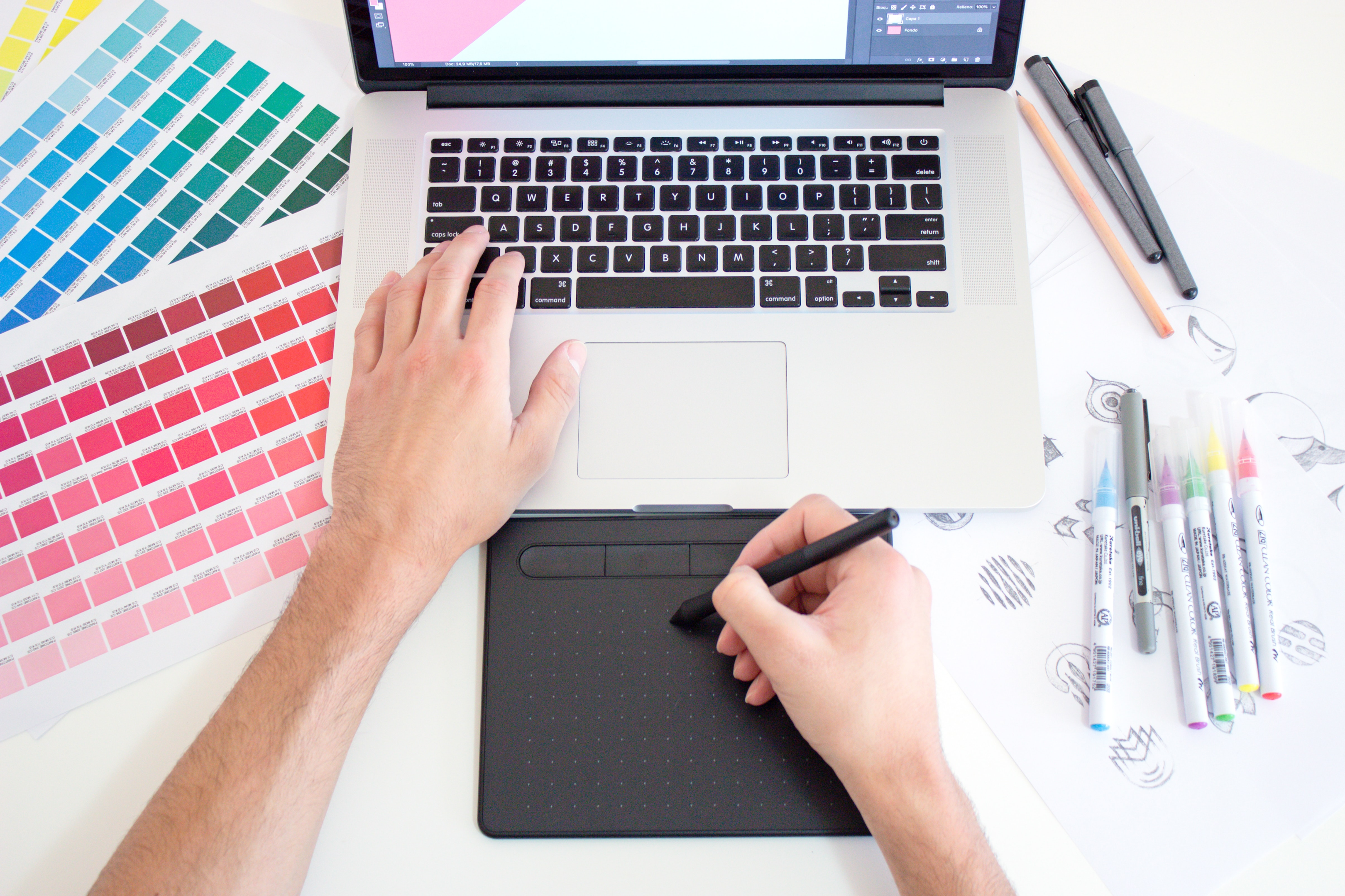 Choosing Between Graphic Design and Web Design