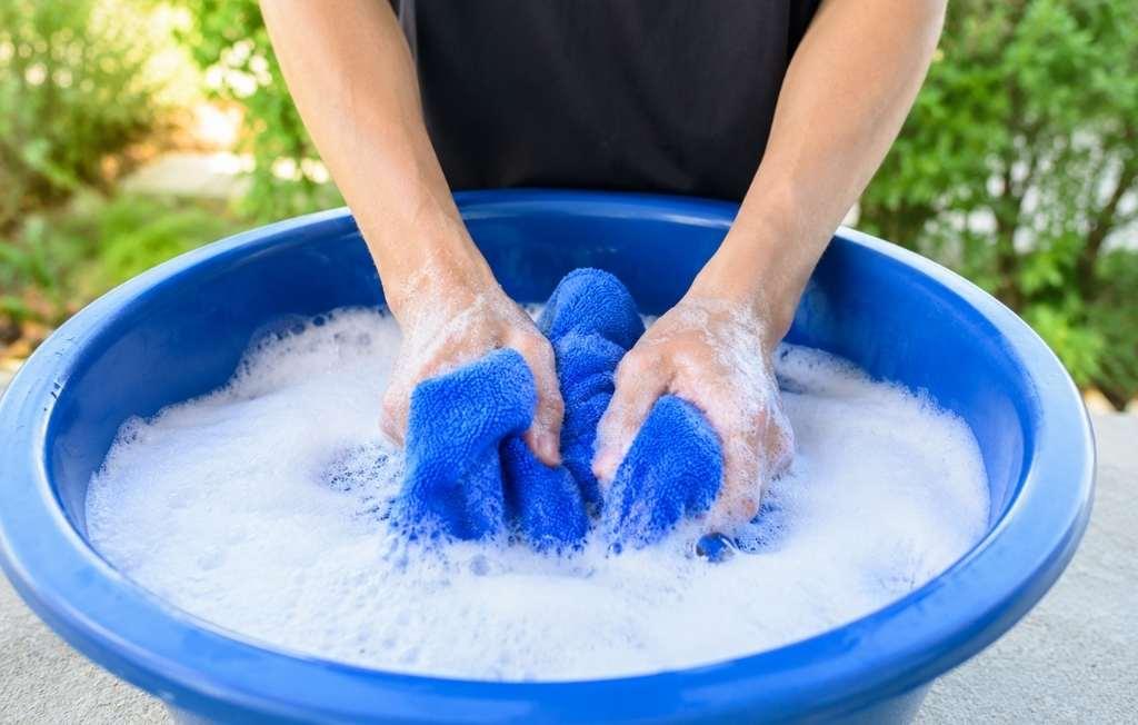 Microfiber cleaning cloth wash and care