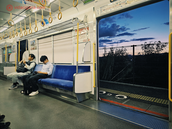 Foto de um metrô de Kyoto até a cidade de Nara.