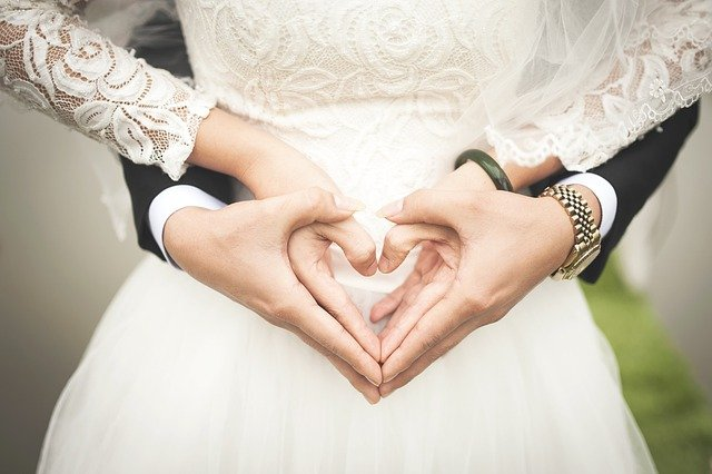 heart, wedding, marriage, wedding photos, wedding guests, perfect backdrop, victorian country house wedding, outdoor wedding venues, outdoor weddings, perfect wedding