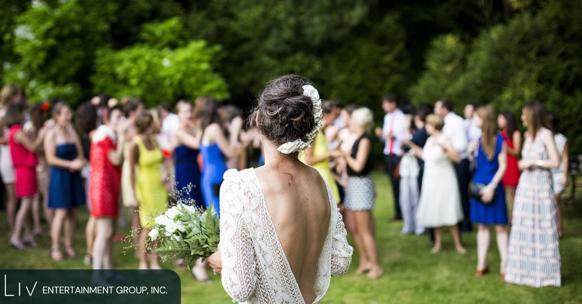 Bouquet Toss and Garter Toss Announcement
