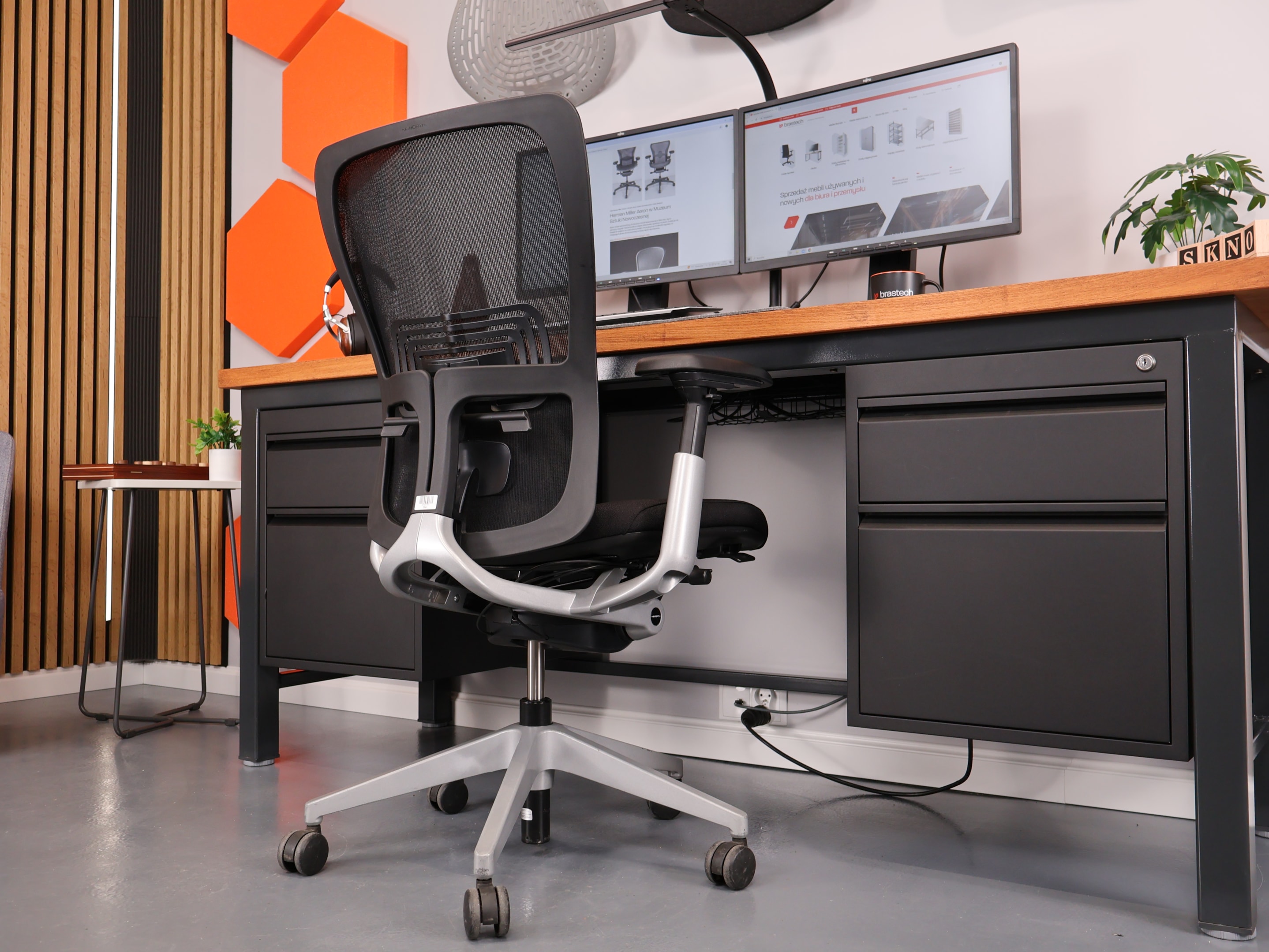 WYGODNY czy PRZEREKLAMOWANY? Haworth X89 Zody recenzja! 1 Haworth X89 Zody Źródło: Brastech