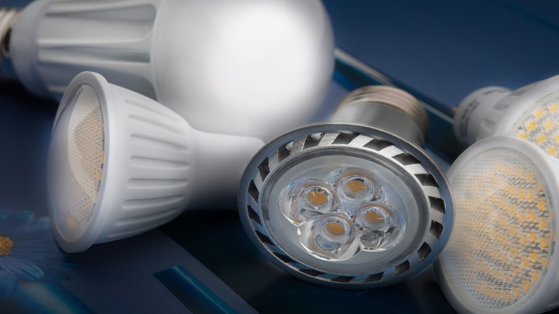 Bulbs with 4 LEDs to emit strong light