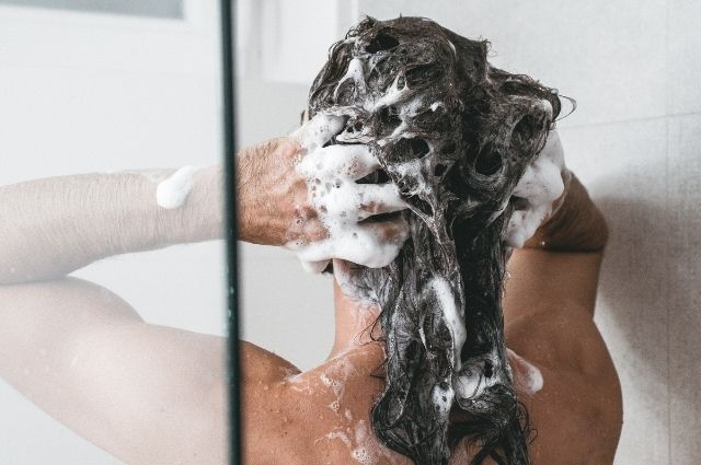 How To Take A Shower The Right Way To Keep Your Hair Healthy