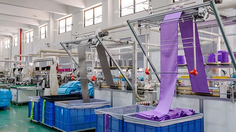 Purple dyed microfiber cloth manufacturing