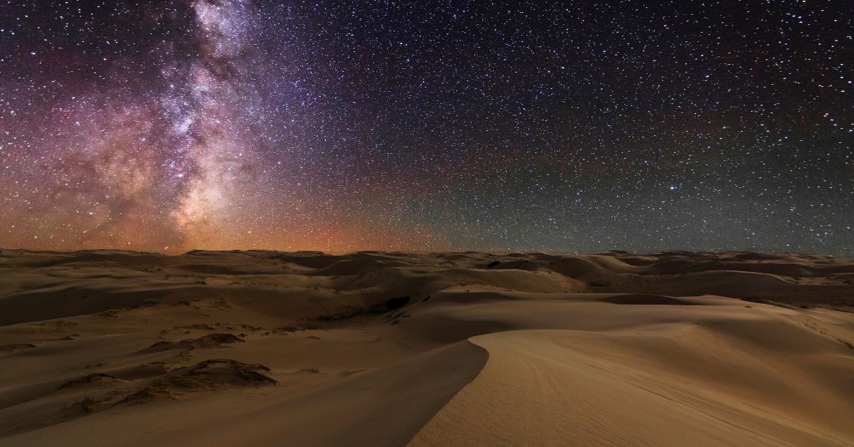 A breathtaking view of the Gobi Desert showcasing its vast steppes and dramatic scenery, perfect for a mongolian adventure.